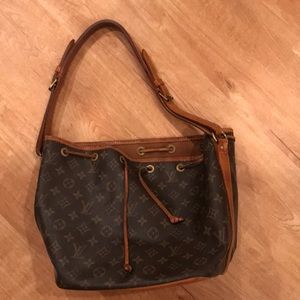 Authentic Louis Vuitton Noe 3468